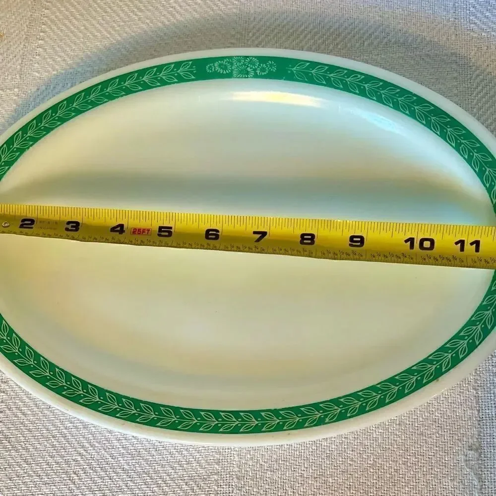 Vintage Pyrex Tableware Green Laurel Leaf Oval Double Tough Plastic Platter GVC.